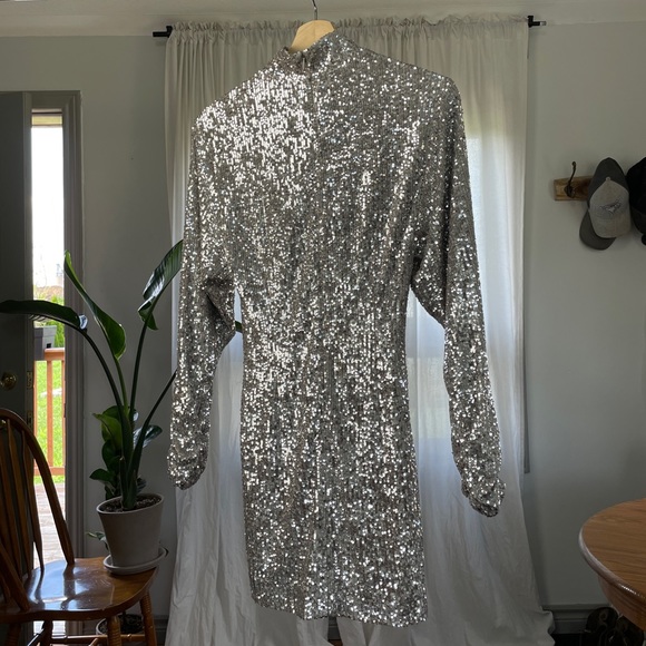 ✨DREAMY Sequin Party Dress✨ - Picture 6 of 7